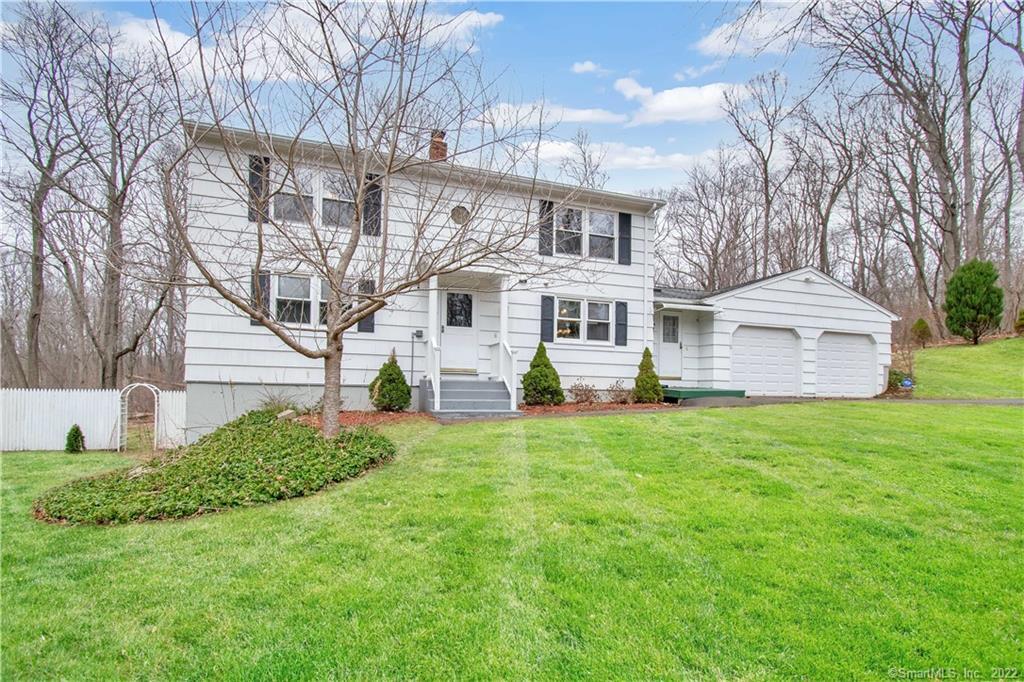 15 Rainbow Road Bethany CT 06524