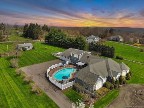 5 Pheasant Ridge Road Newtown CT 06470