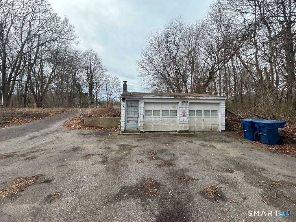17 Comstock Avenue Waterford CT 06382