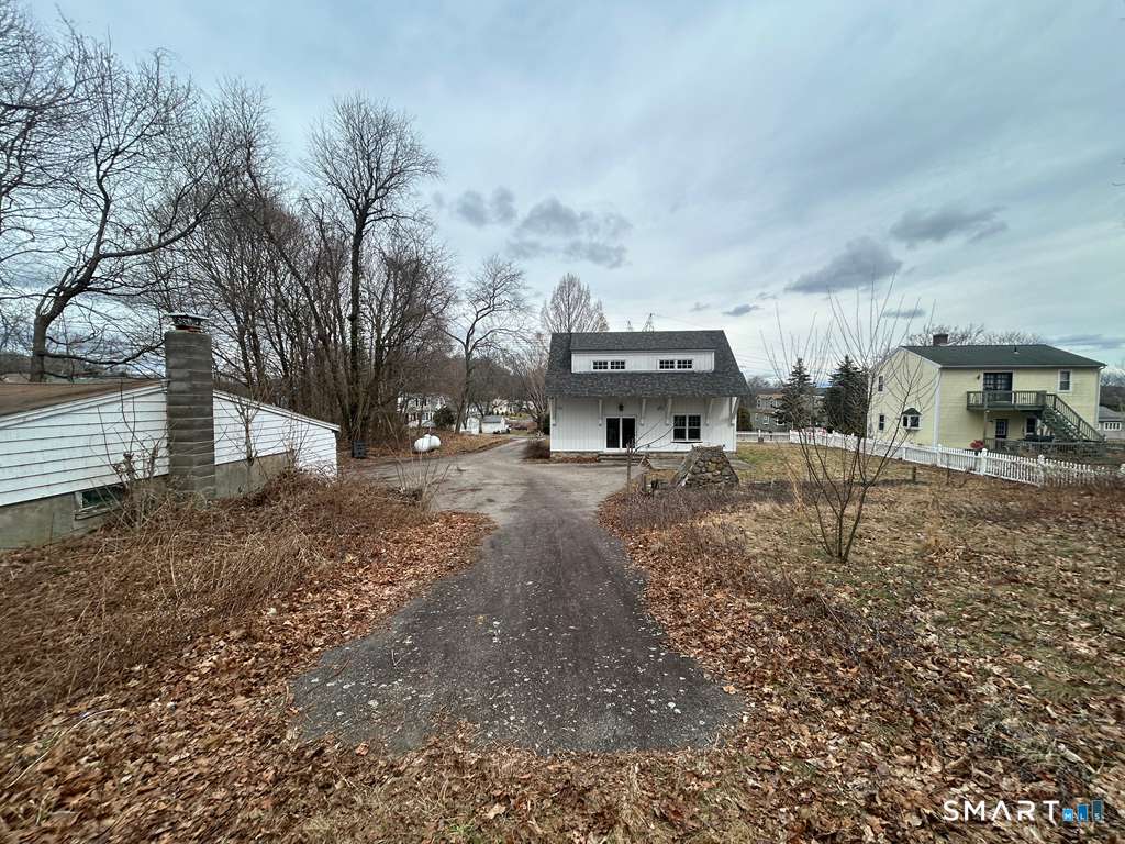 17 Comstock Avenue Waterford CT 06382