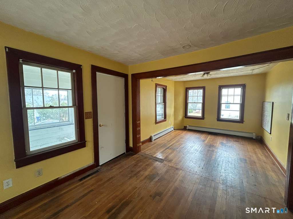 17 Comstock Avenue Waterford CT 06382