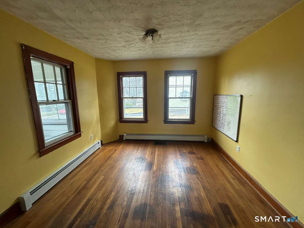 17 Comstock Avenue Waterford CT 06382