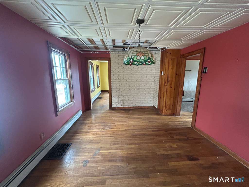 17 Comstock Avenue Waterford CT 06382