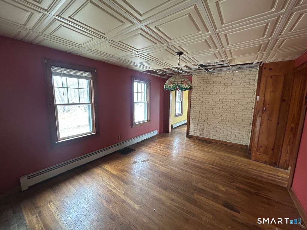 17 Comstock Avenue Waterford CT 06382
