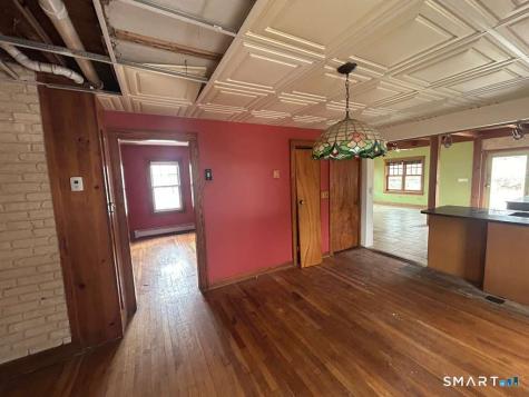 17 Comstock Avenue Waterford CT 06382