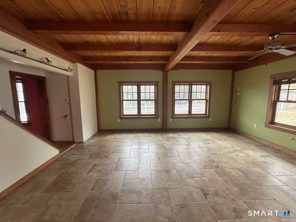 17 Comstock Avenue Waterford CT 06382