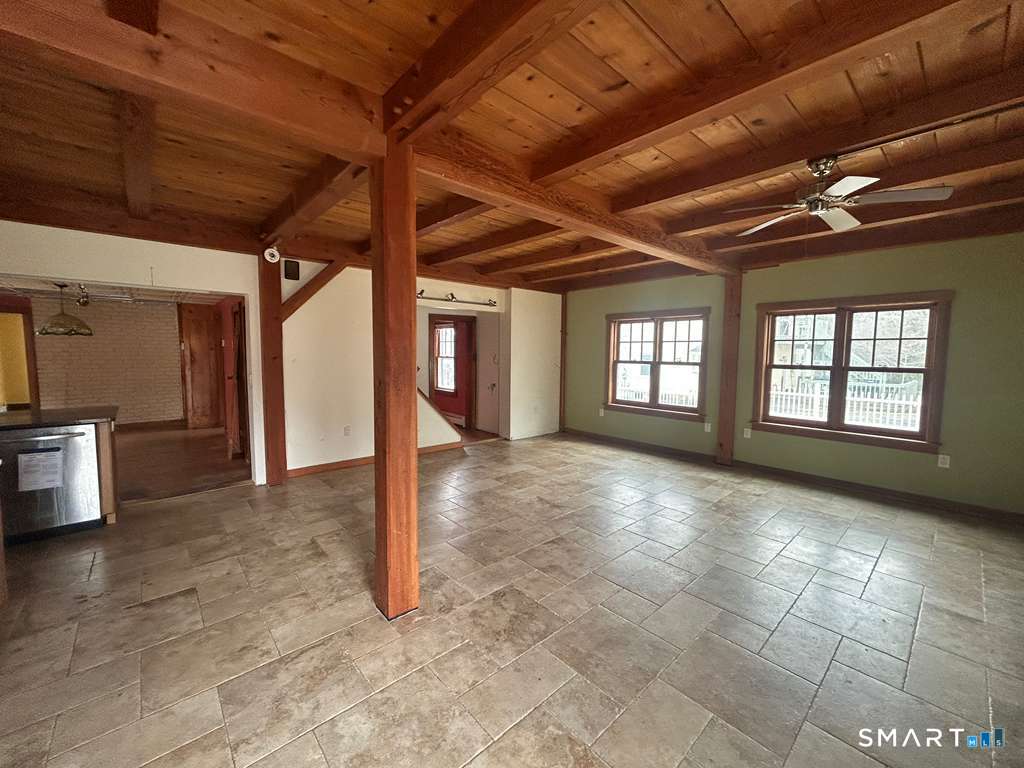 17 Comstock Avenue Waterford CT 06382