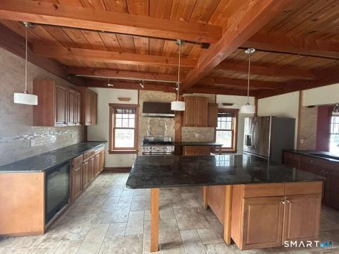 17 Comstock Avenue Waterford CT 06382
