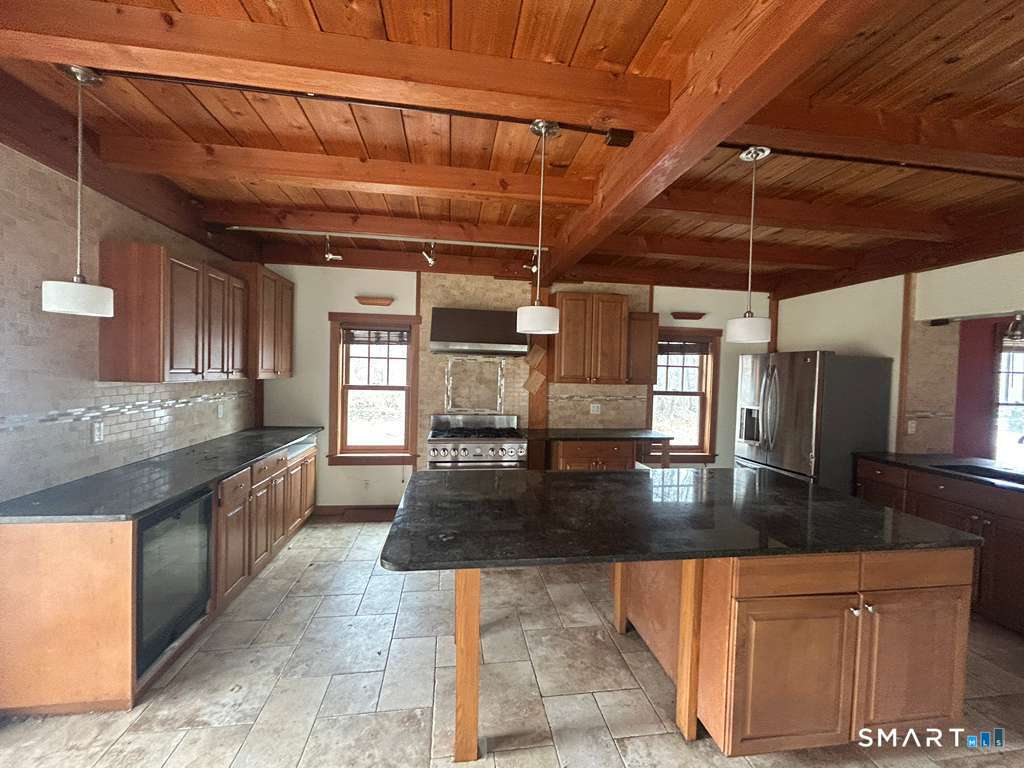 17 Comstock Avenue Waterford CT 06382