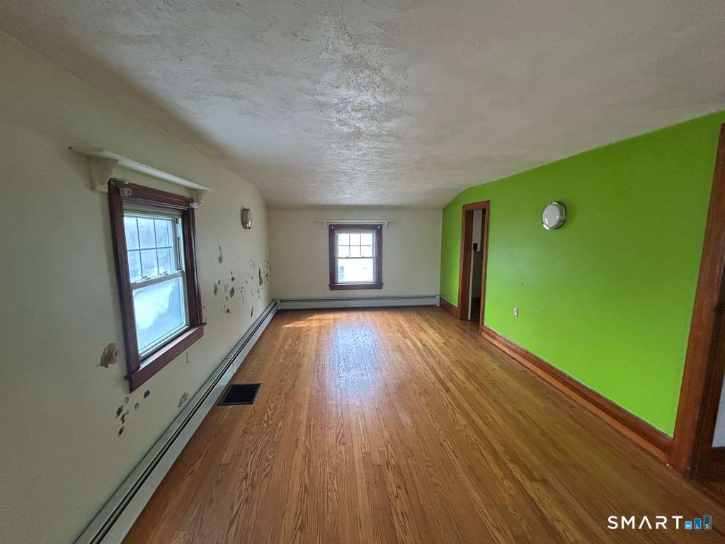 17 Comstock Avenue Waterford CT 06382