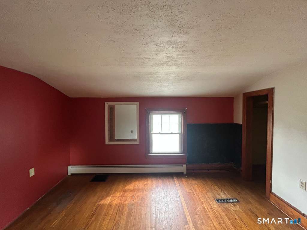 17 Comstock Avenue Waterford CT 06382