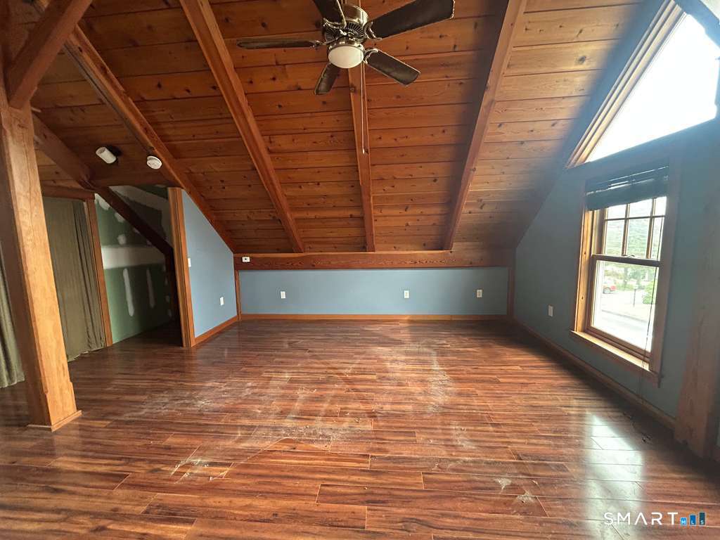 17 Comstock Avenue Waterford CT 06382