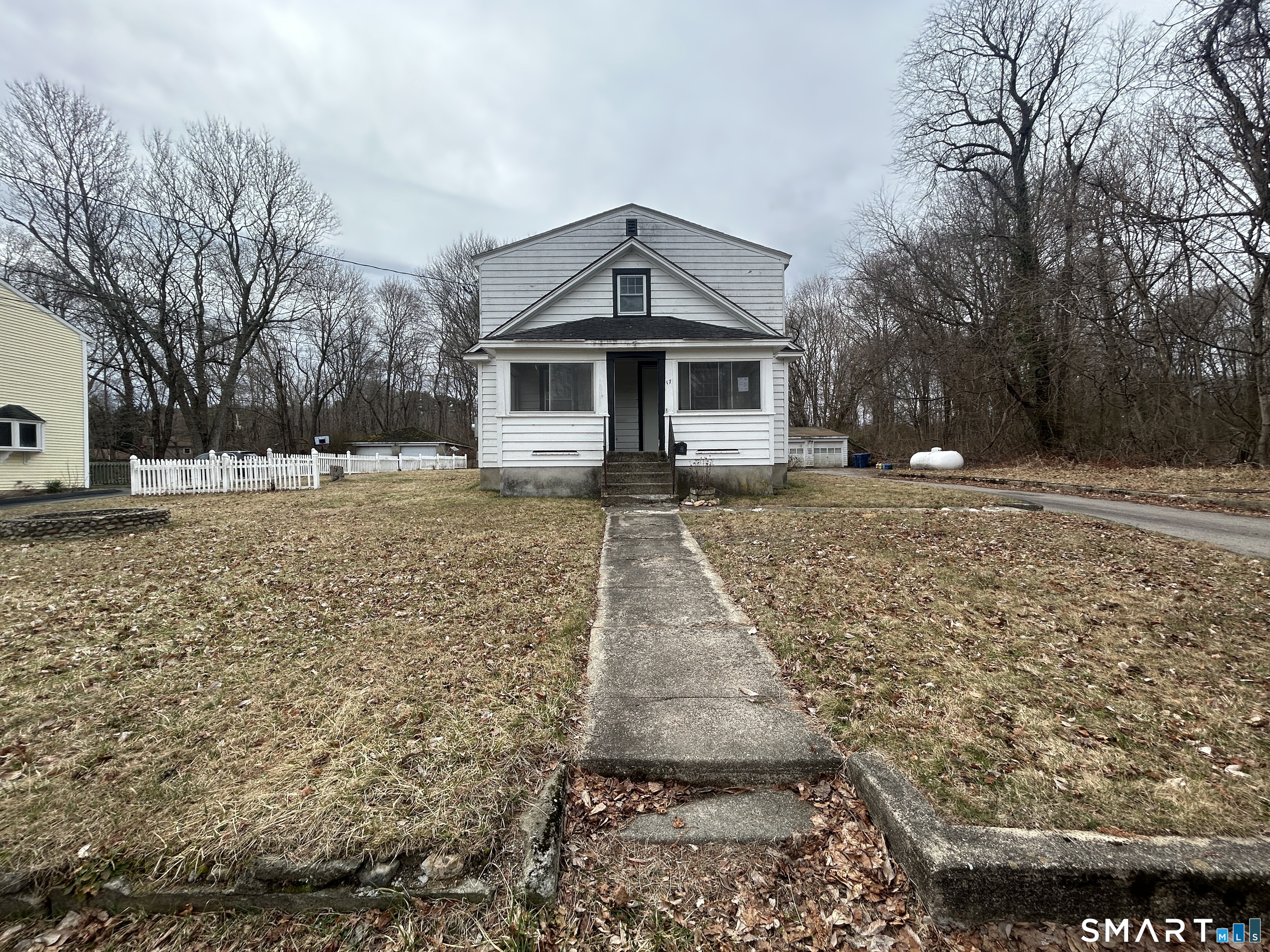 17 Comstock Avenue Waterford CT 06382