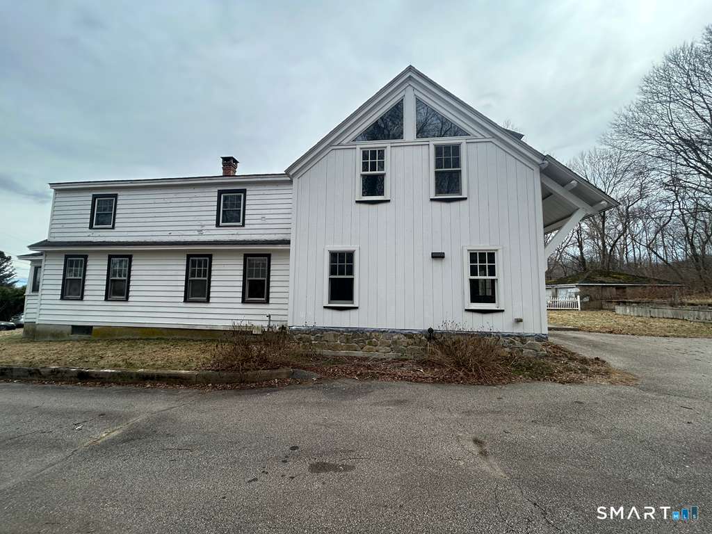 17 Comstock Avenue Waterford CT 06382