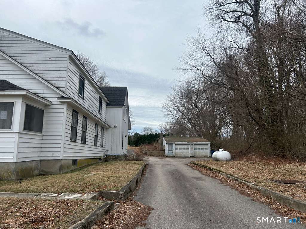 17 Comstock Avenue Waterford CT 06382
