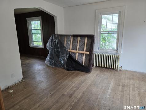 14 Center Court Newington CT 06111