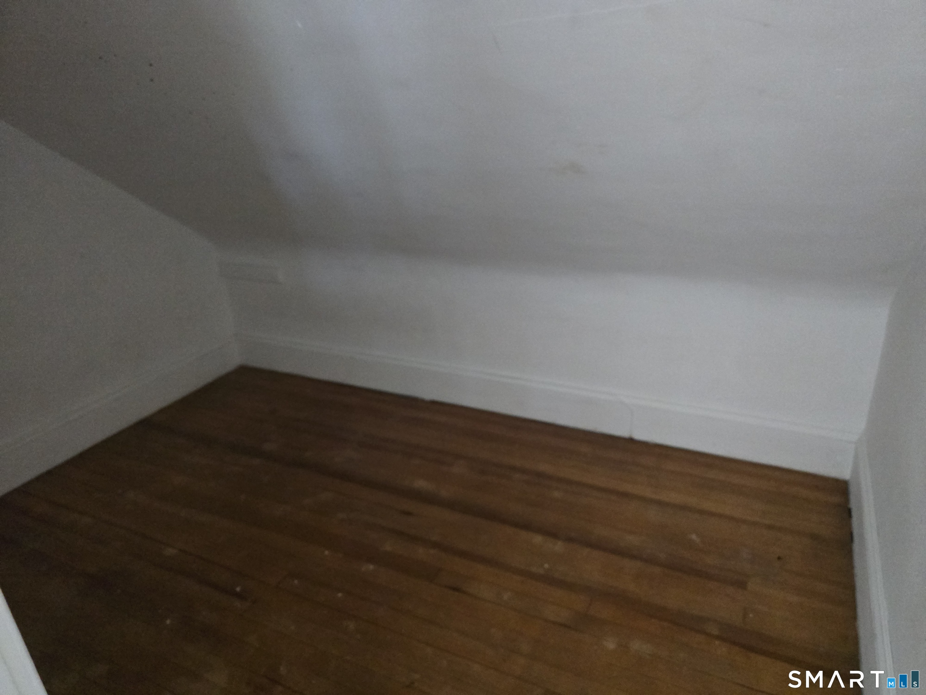 14 Center Court Newington CT 06111