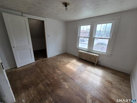 14 Center Court Newington CT 06111