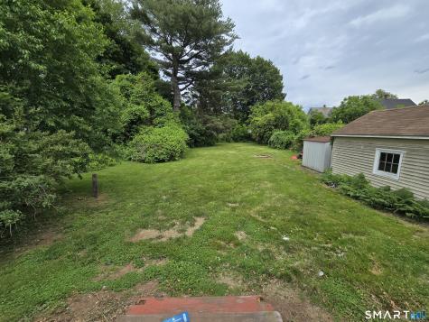 14 Center Court Newington CT 06111