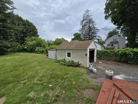 14 Center Court Newington CT 06111