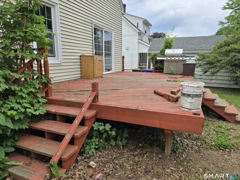 14 Center Court Newington CT 06111