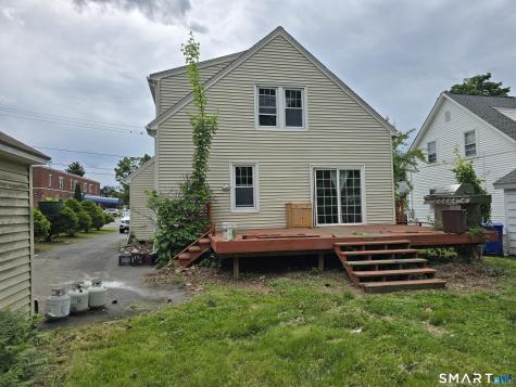 14 Center Court Newington CT 06111