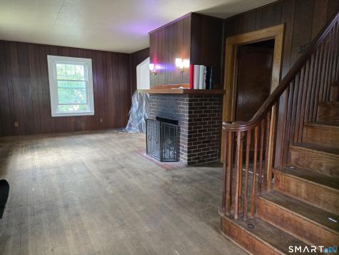 14 Center Court Newington CT 06111