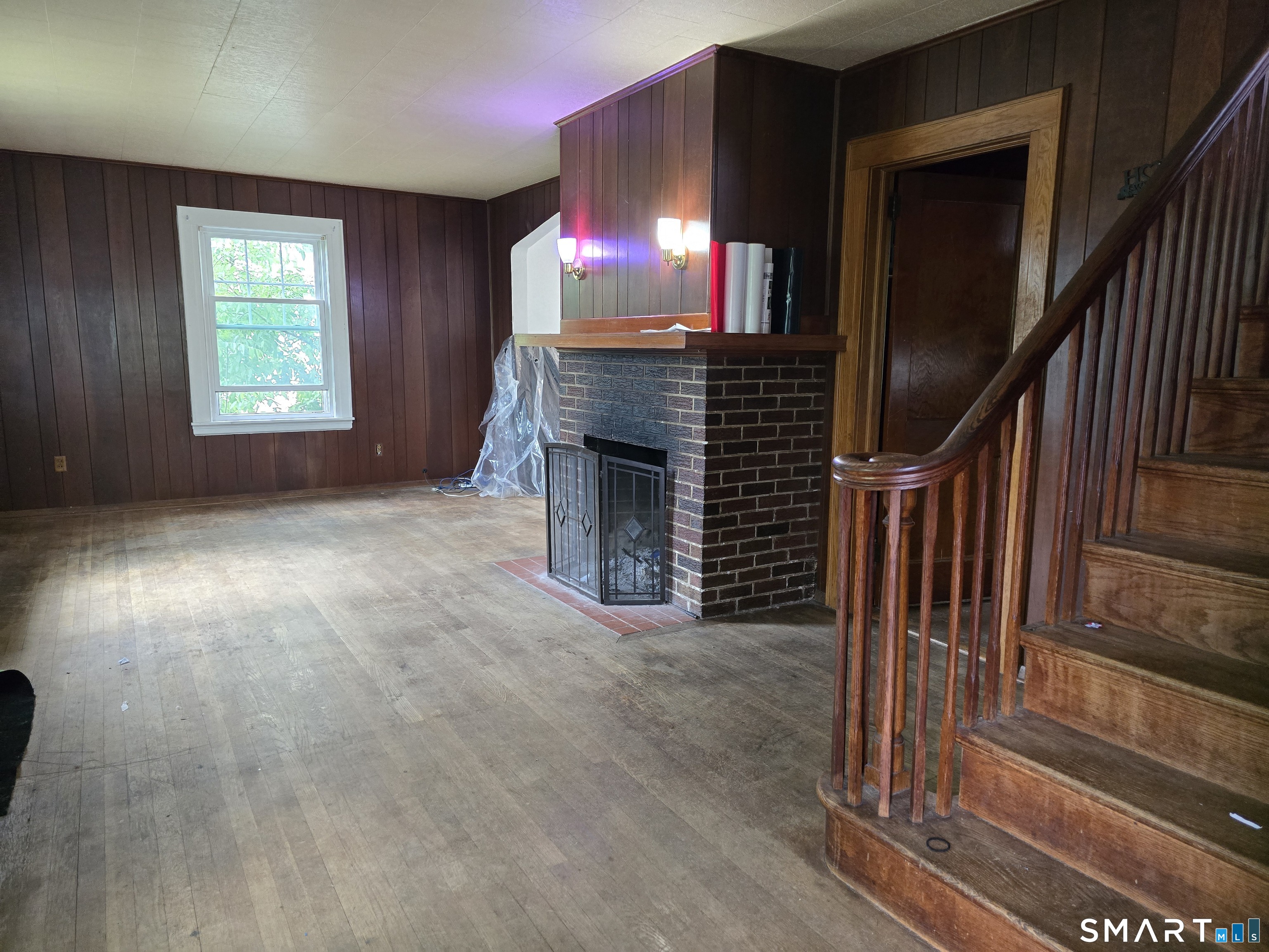 14 Center Court Newington CT 06111