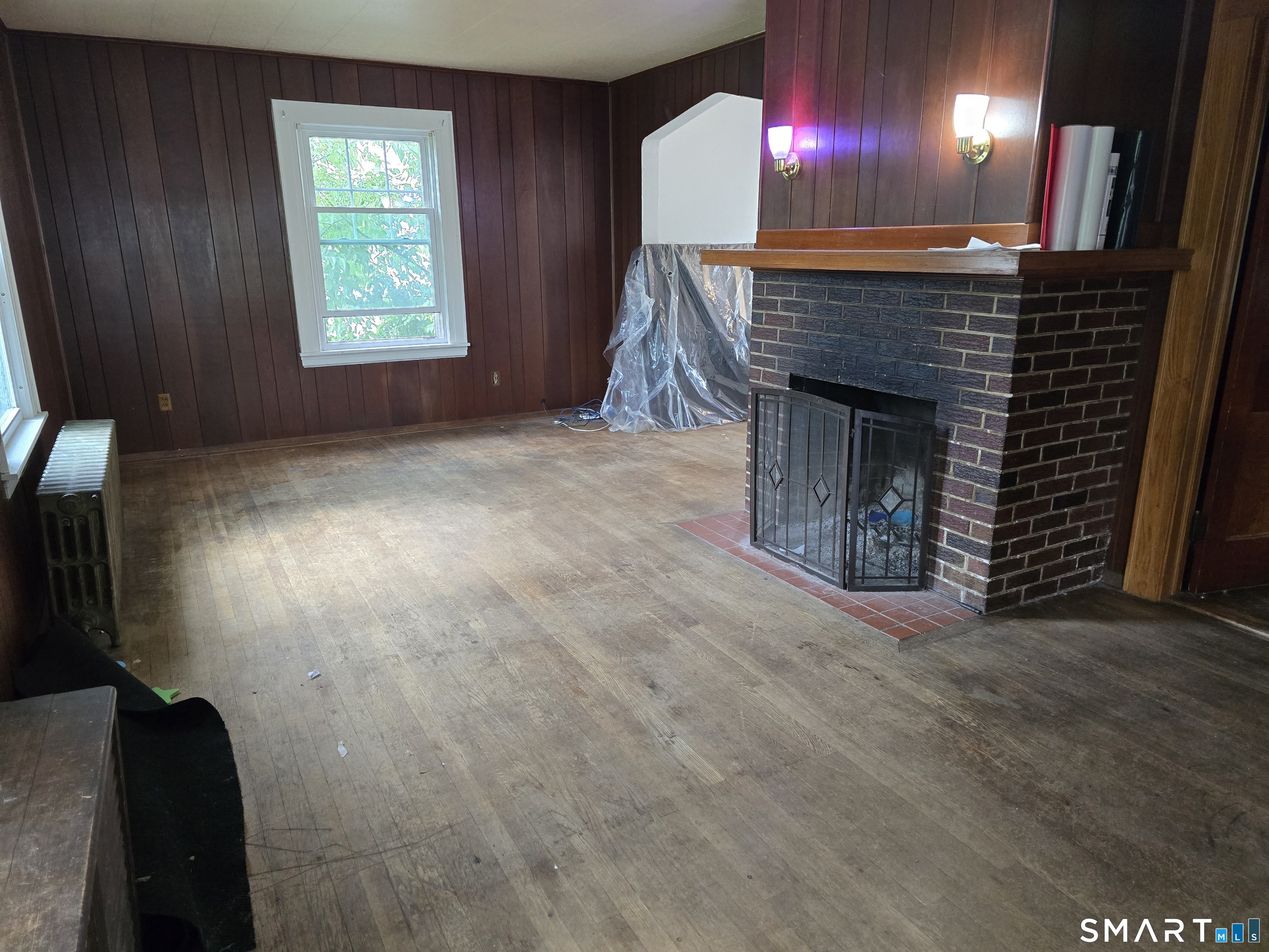 14 Center Court Newington CT 06111
