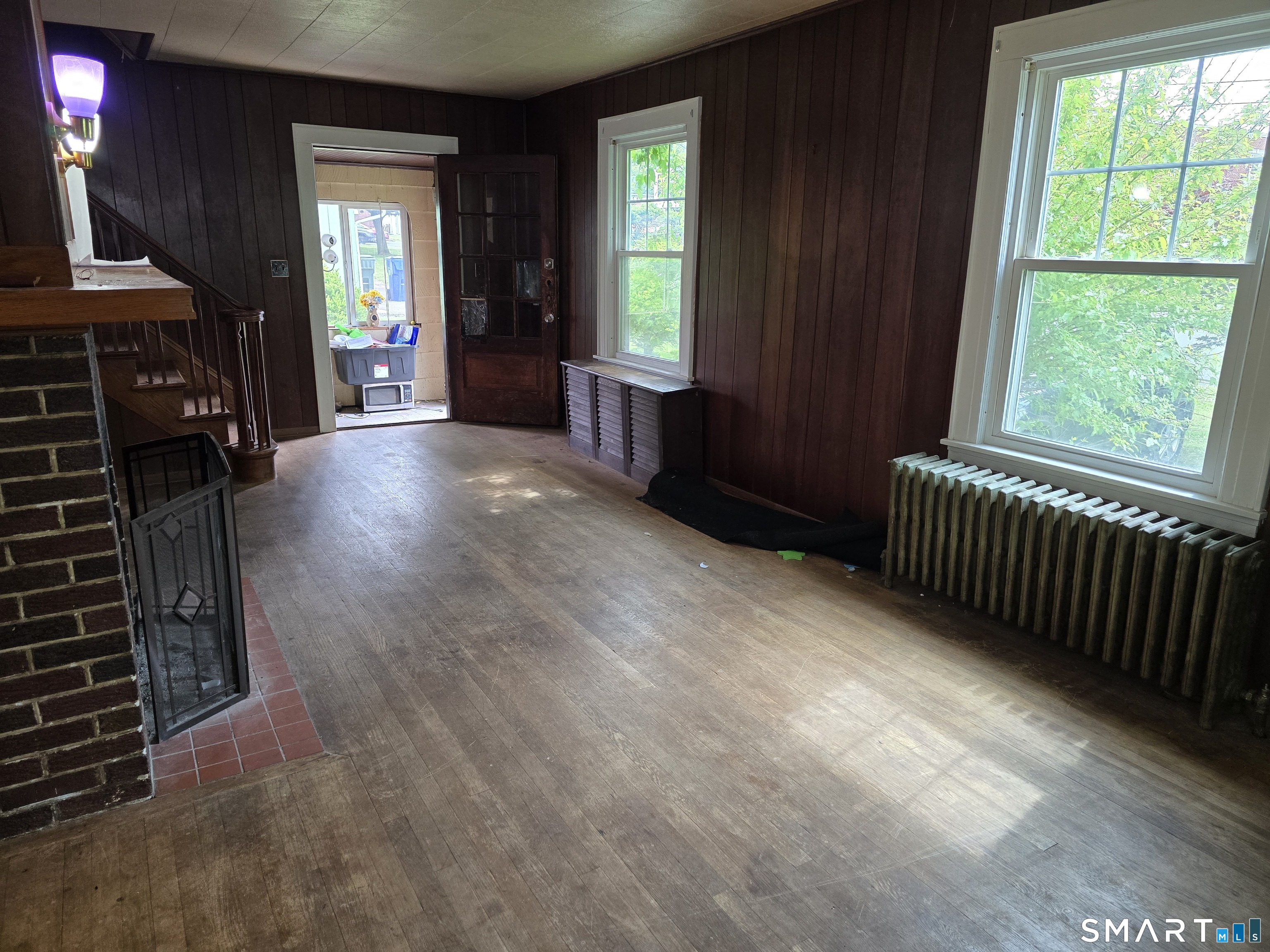 14 Center Court Newington CT 06111