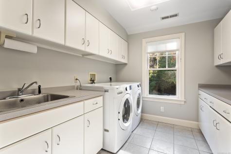 6 Winthrop Hills Weston CT 06883