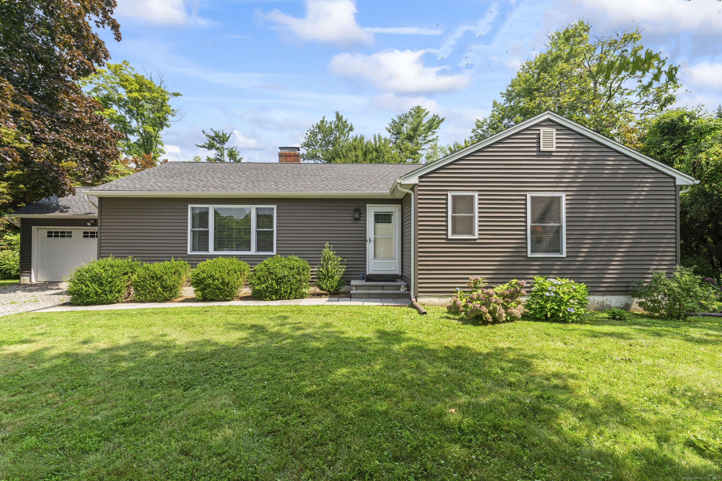 10 Knollwood Drive Newtown CT 06470