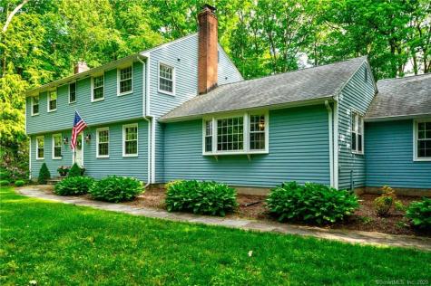 9 Weatherly Road Simsbury CT 06070