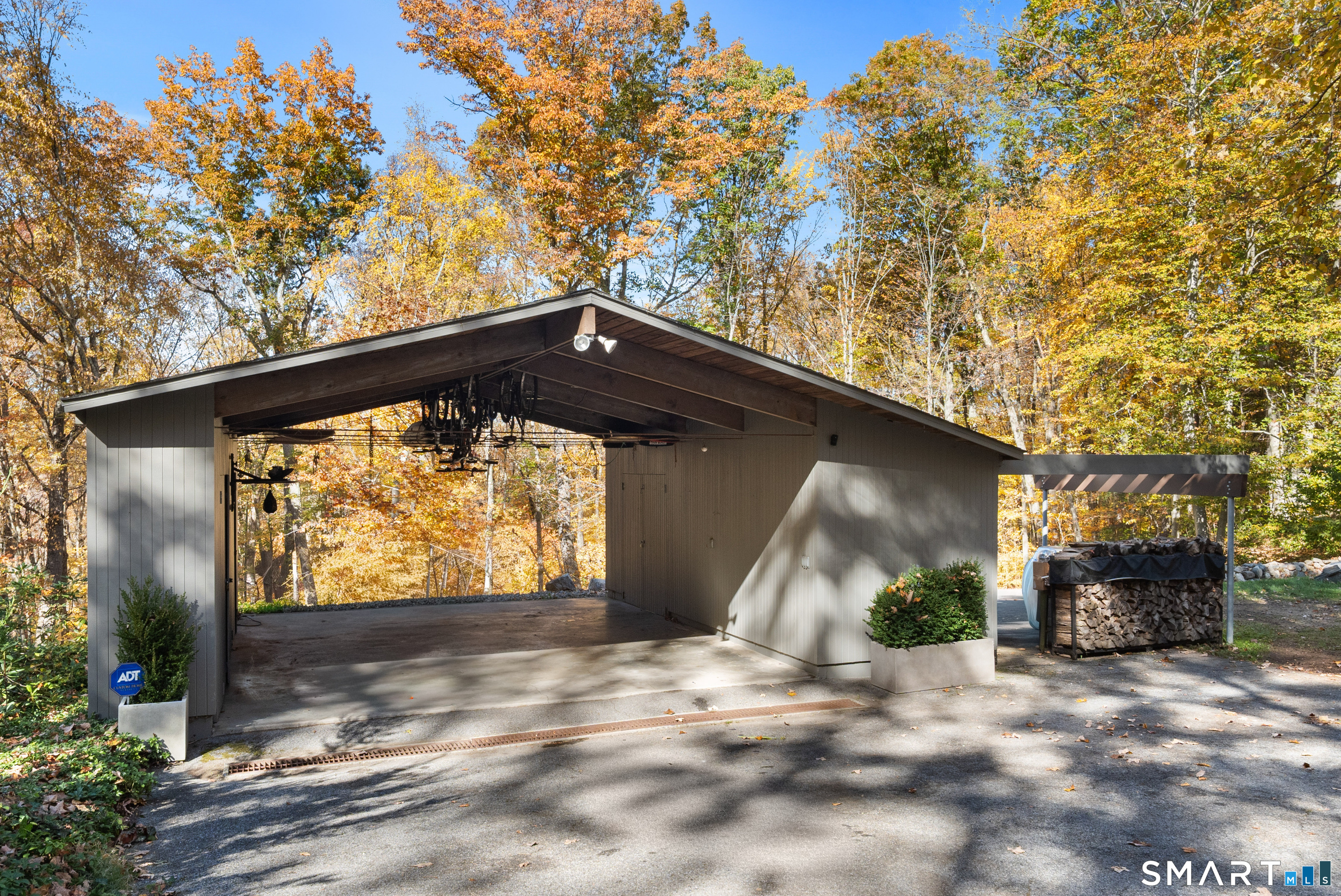 114 Pequot Lane New Canaan CT 06840