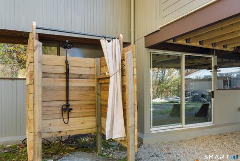 114 Pequot Lane New Canaan CT 06840