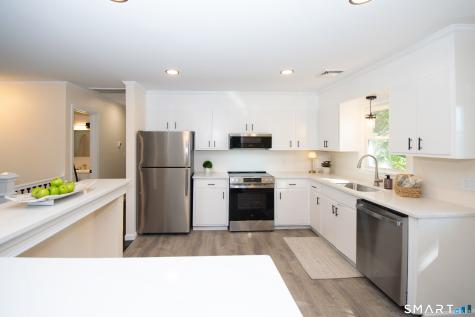 3 Pattagansett Court East Lyme CT 06333