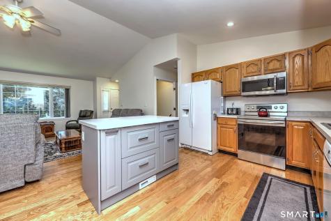 20 Down Draft Circle West Haven CT 06516