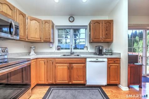 20 Down Draft Circle West Haven CT 06516