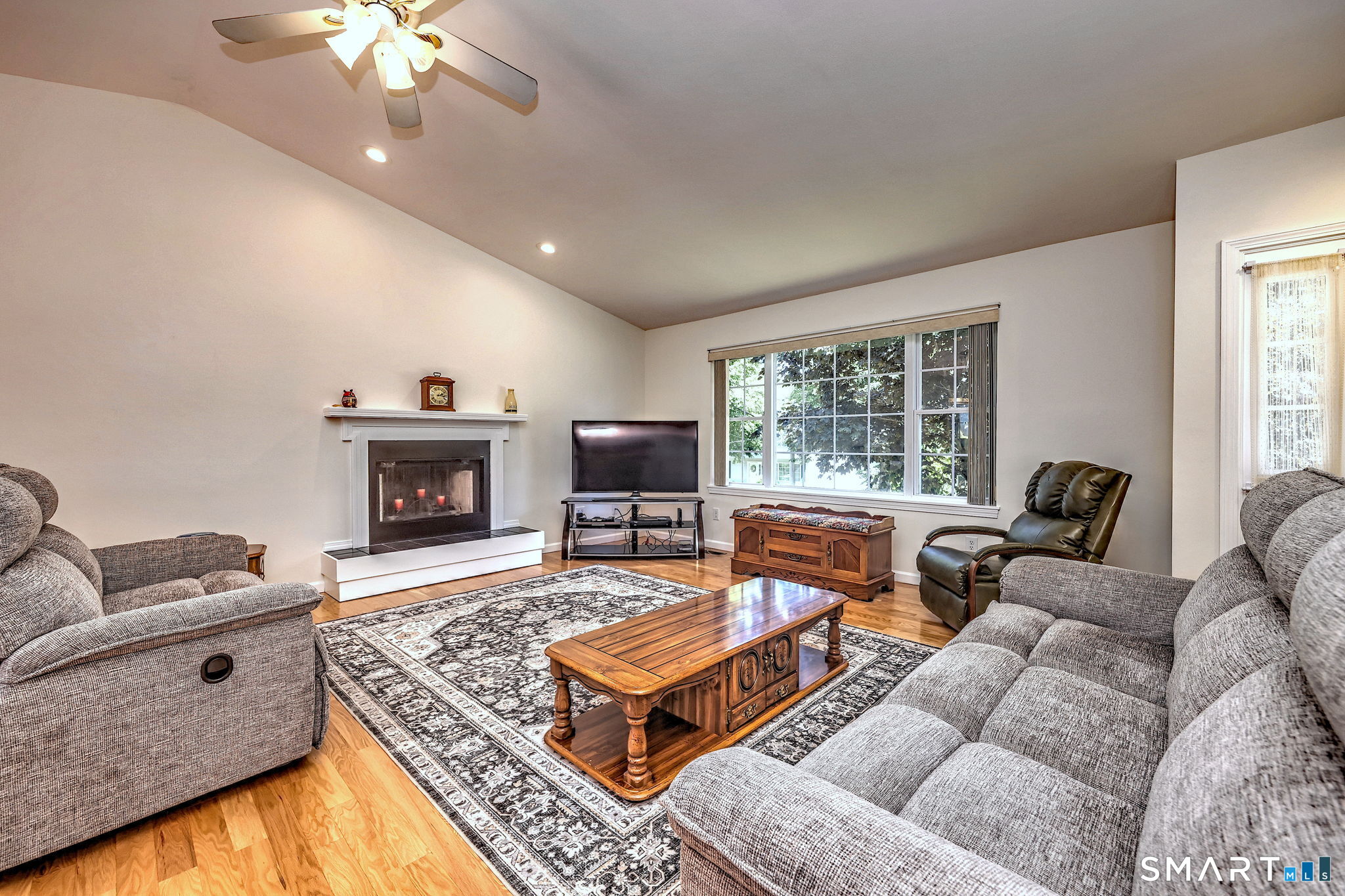 20 Down Draft Circle West Haven CT 06516