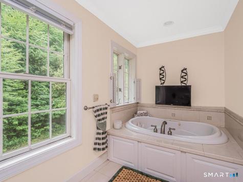 957 Roxbury Road Southbury CT 06488