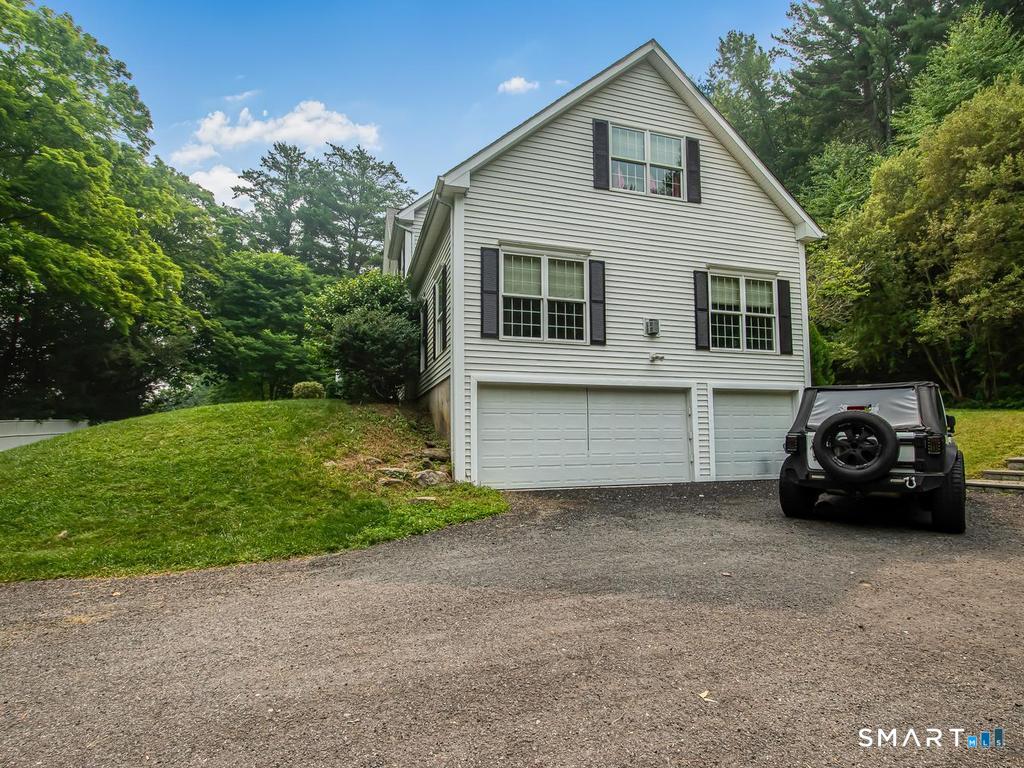 957 Roxbury Road Southbury CT 06488