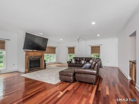 957 Roxbury Road Southbury CT 06488