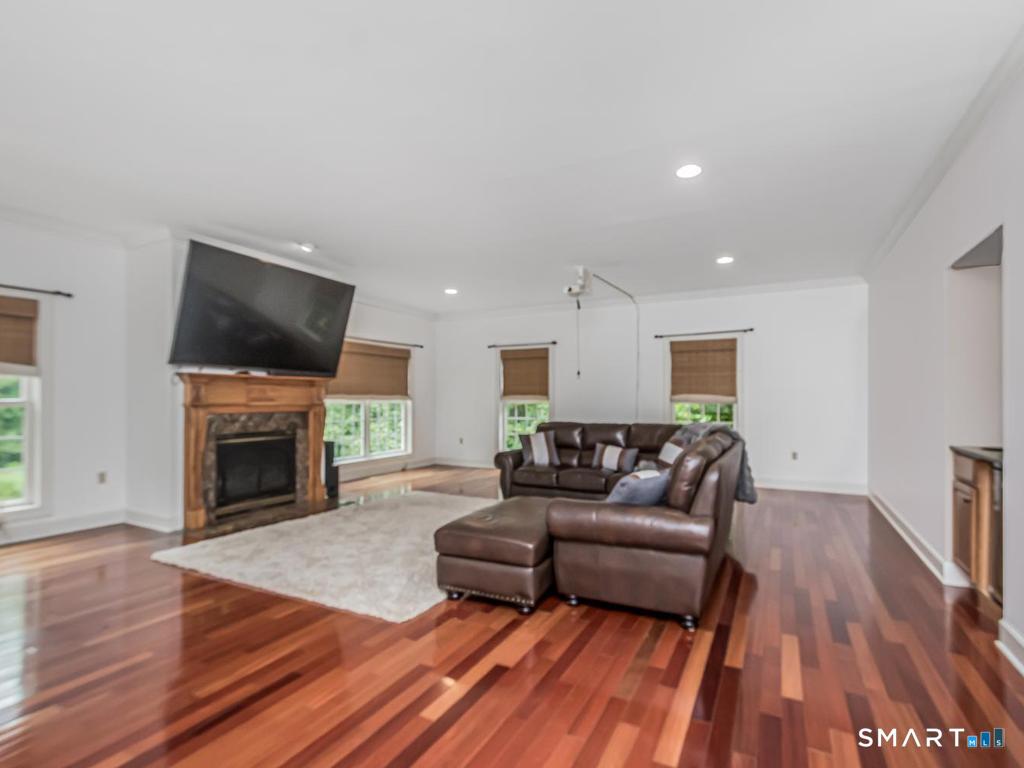 957 Roxbury Road Southbury CT 06488
