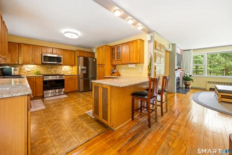 1067 Litchfield Turnpike New Hartford CT 06057