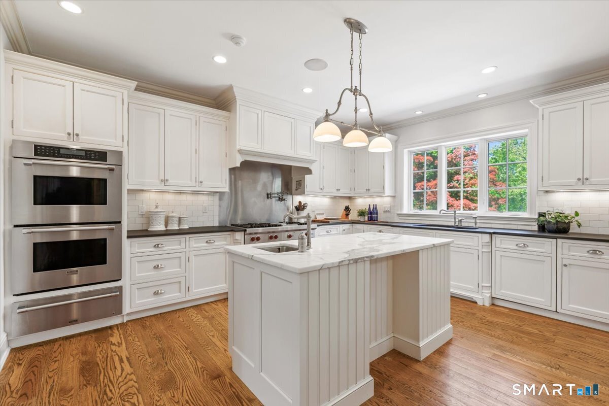 25 Adams Lane New Canaan CT 06840