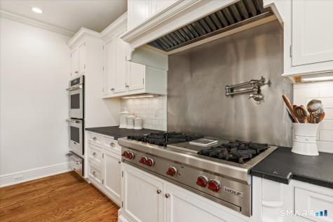 25 Adams Lane New Canaan CT 06840