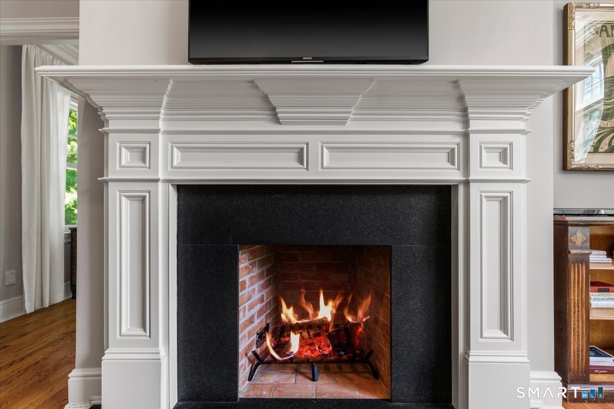 25 Adams Lane New Canaan CT 06840