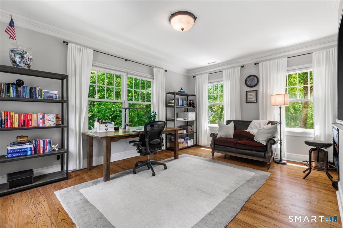 25 Adams Lane New Canaan CT 06840
