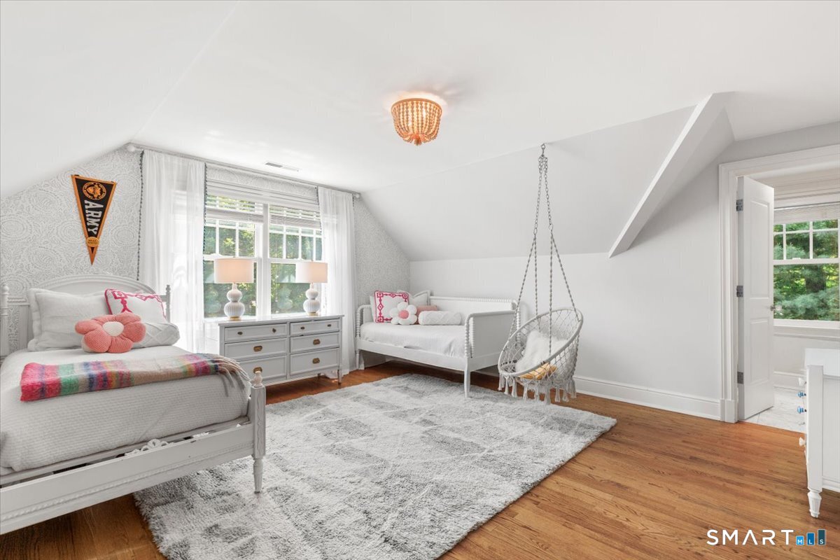 25 Adams Lane New Canaan CT 06840