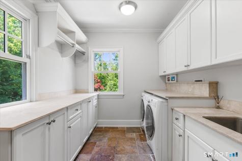 25 Adams Lane New Canaan CT 06840